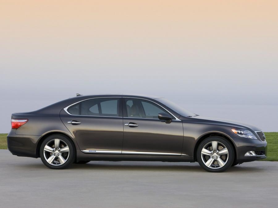  Lexus LS600h L Pebble Beach Edition 2008 года  (фото 3 из 7)